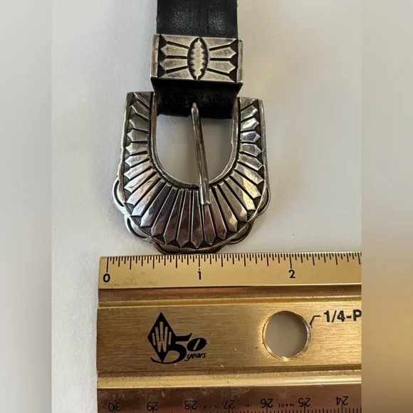 Vintage Navajo sterling silver ranger buckle set with tip display picture 1